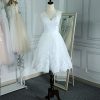 Short Lace Wedding Dresses Knee Length Travel Tulle Rhinestones V-Neck Lace Up Bride Gowns Vintage Dress