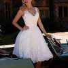 Short Lace Wedding Dresses Knee Length Travel Tulle Rhinestones V-Neck Lace Up Bride Gowns Vintage Dress